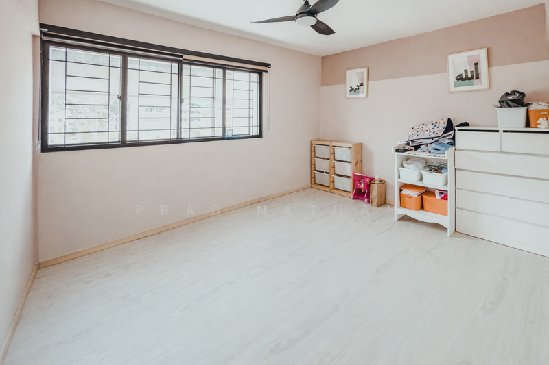 275 Tampines Street 22 HDB Flat For Sale at S$ 580,000 | PropertyGuru Singapore - Bedroom