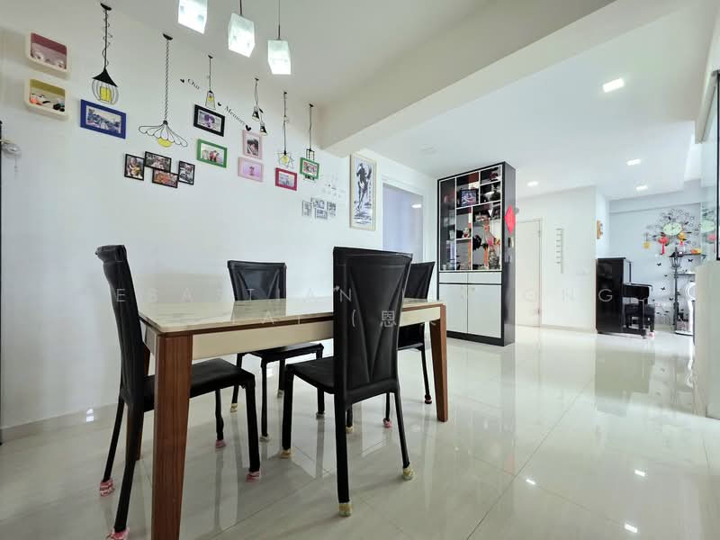 162B Rivervale Crescent HDB Flat For Sale at S$ 765,000 | PropertyGuru Singapore - Dining Room