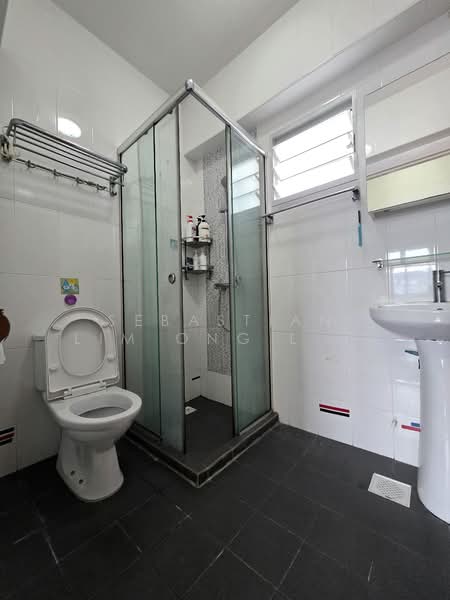 162B Rivervale Crescent HDB Flat For Sale at S$ 765,000 | PropertyGuru Singapore - Bathroom