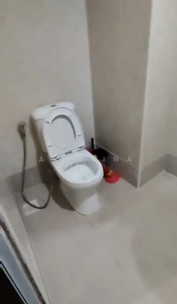 Centro Mansions Condominium For Sale at S$ 1,800,000 | PropertyGuru Singapore - Bathroom