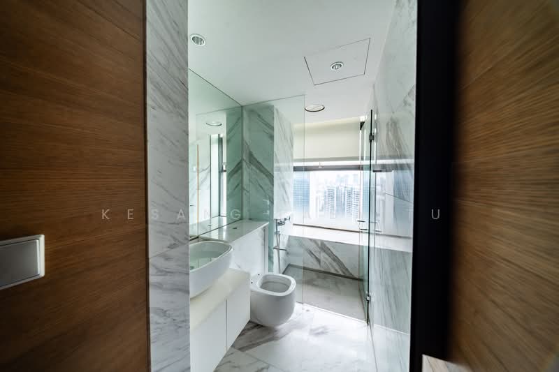 Newton Suites Apartment For Sale at S$ 8,200,000 | PropertyGuru Singapore - Bathroom