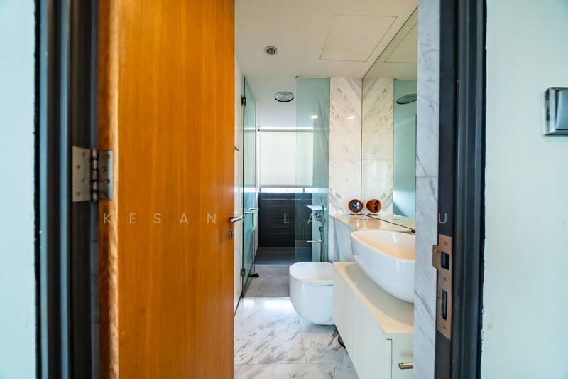 Newton Suites Apartment For Sale at S$ 8,200,000 | PropertyGuru Singapore - Bathroom