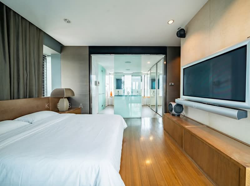 Newton Suites Apartment For Sale at S$ 8,200,000 | PropertyGuru Singapore - Master Bedroom