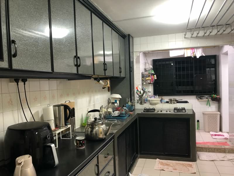 850 Woodlands Street 82 HDB Flat For Sale at S$ 1,250,000 | PropertyGuru Singapore - Kitchen