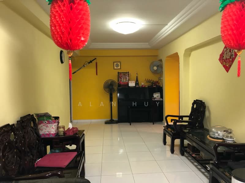 850 Woodlands Street 82 HDB Flat For Sale at S$ 1,250,000 | PropertyGuru Singapore - Living Room