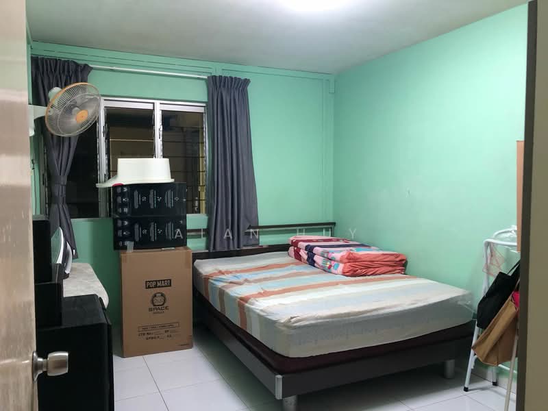 850 Woodlands Street 82 HDB Flat For Sale at S$ 1,250,000 | PropertyGuru Singapore - Bedroom