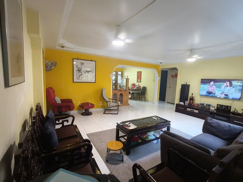 850 Woodlands Street 82 HDB Flat For Sale at S$ 1,250,000 | PropertyGuru Singapore - Living Room