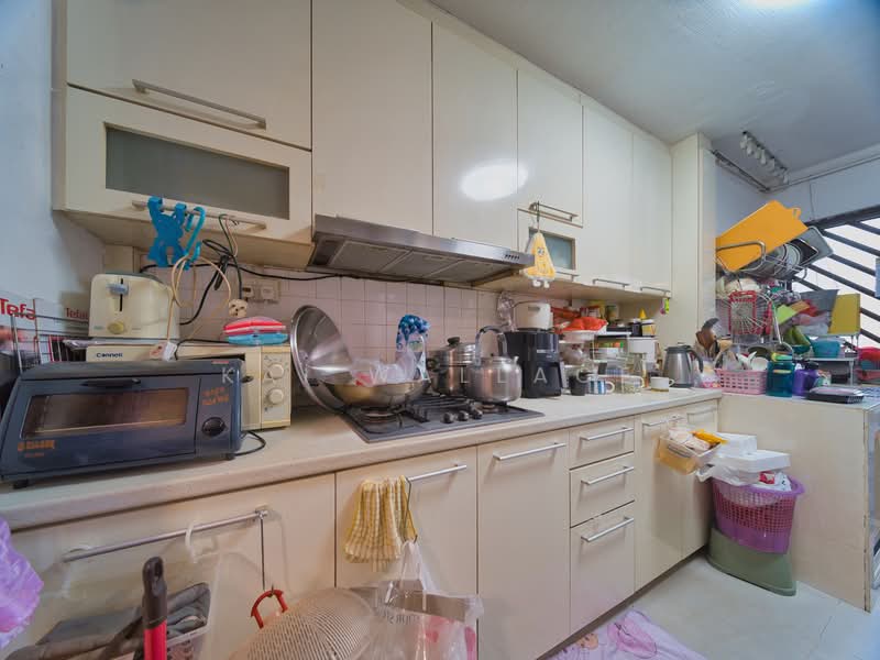 44 Owen Road HDB Flat For Sale at S$ 475,000 | PropertyGuru Singapore - Kitchen
