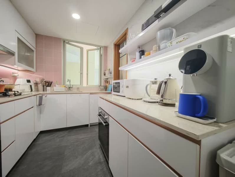 Queens Condominium For Sale at S$ 1,860,000 | PropertyGuru Singapore - Kitchen