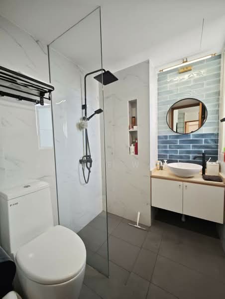 Queens Condominium For Sale at S$ 1,860,000 | PropertyGuru Singapore - Bathroom