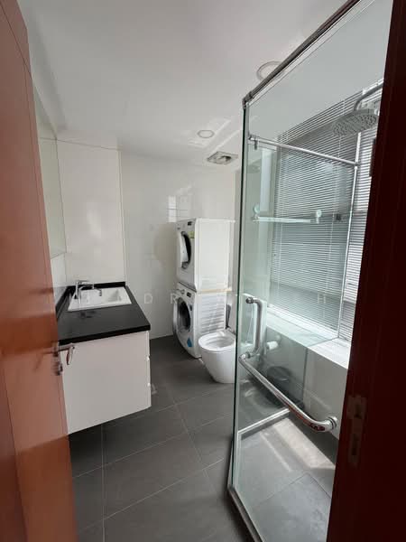 Clydes Residence Apartment For Sale at S$ 1,900,000 | PropertyGuru Singapore - Bathroom