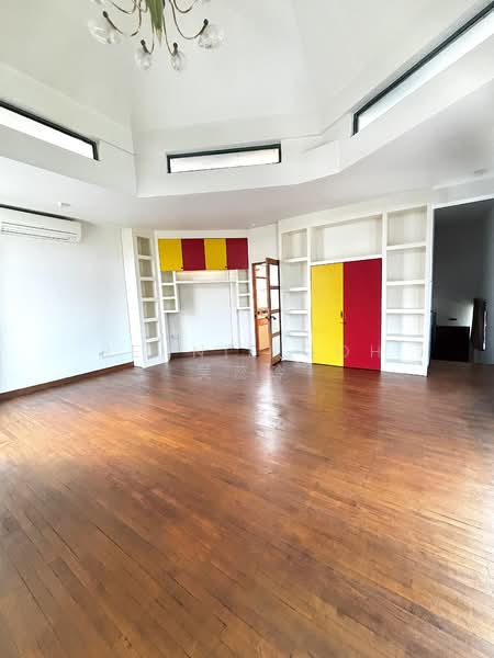 Kew Crescent Semi-Detached House For Sale at S$ 4,480,000 | PropertyGuru Singapore - Master Room