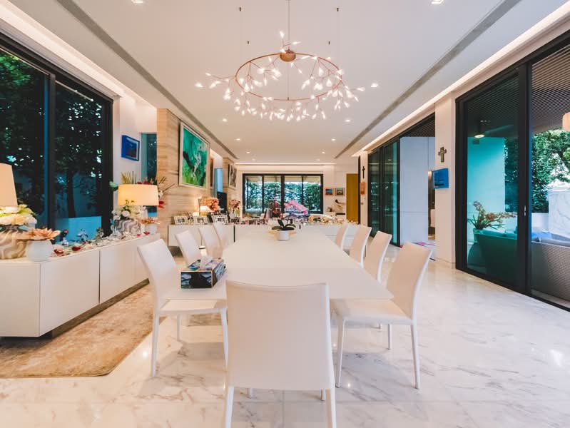 RARE Elevated Exclusive Detached in D11 Bungalow House For Sale at S$ 21,800,000 | PropertyGuru Singapore - Dining Room
