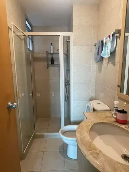 Hillview Regency, 26 Bukit Batok East Avenue 2, 3 Bedrooms, 1,195 sqft, Condominium For Rent, by Ben XIA 夏天鹏, 500075189 - Bathroom - PropertyGuru.com.sg