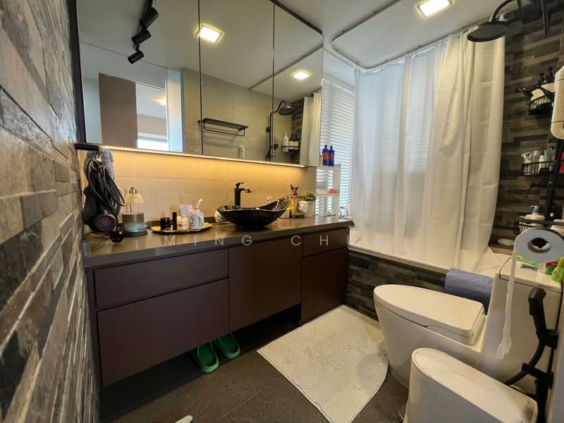 The Centris Condominium For Sale at S$ 2,300,000 | PropertyGuru Singapore - Bathroom