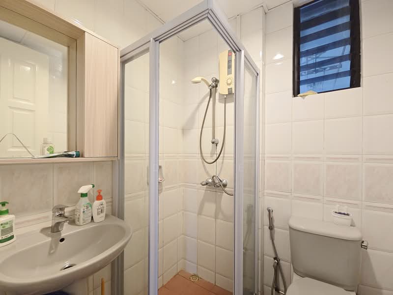 Cherryhill, 21 Lorong Lew Lian, 3 Bedrooms, 1,194 sqft, Condominium For Rent, by Idy Tee, 500075202 - Bathroom - PropertyGuru.com.sg