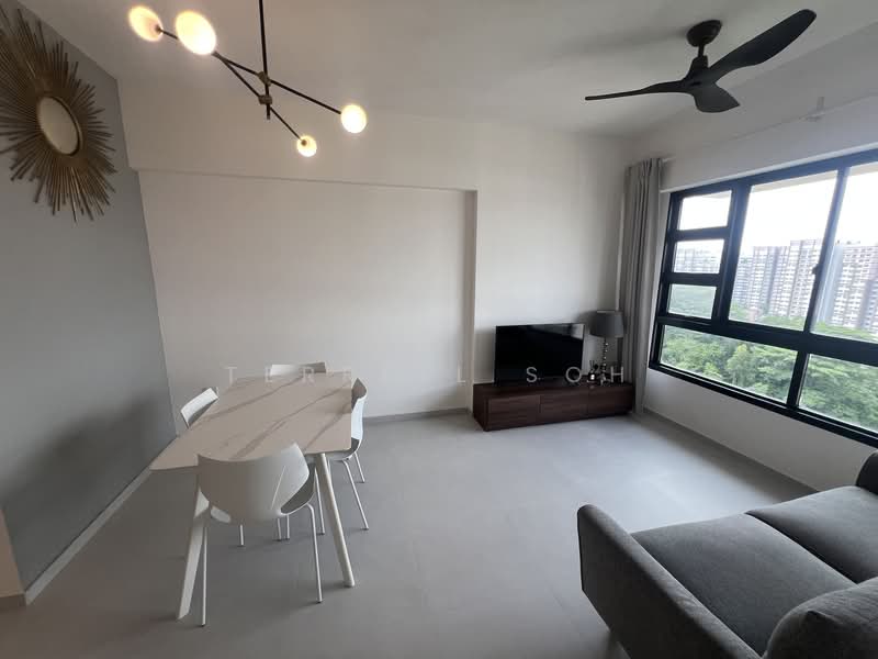 467C Bukit Batok West Avenue 9 HDB Flat For Sale at S$ 400,000 | PropertyGuru Singapore - Living Room