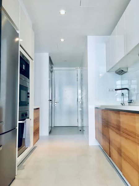 Helios Residences Condominium For Sale at S$ 5,500,000 | PropertyGuru Singapore - Kitchen