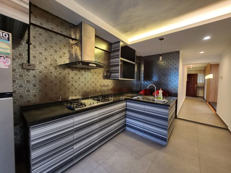 720 Bedok Reservoir Road HDB Flat For Sale at S$ 665,000 | PropertyGuru Singapore - Kitchen