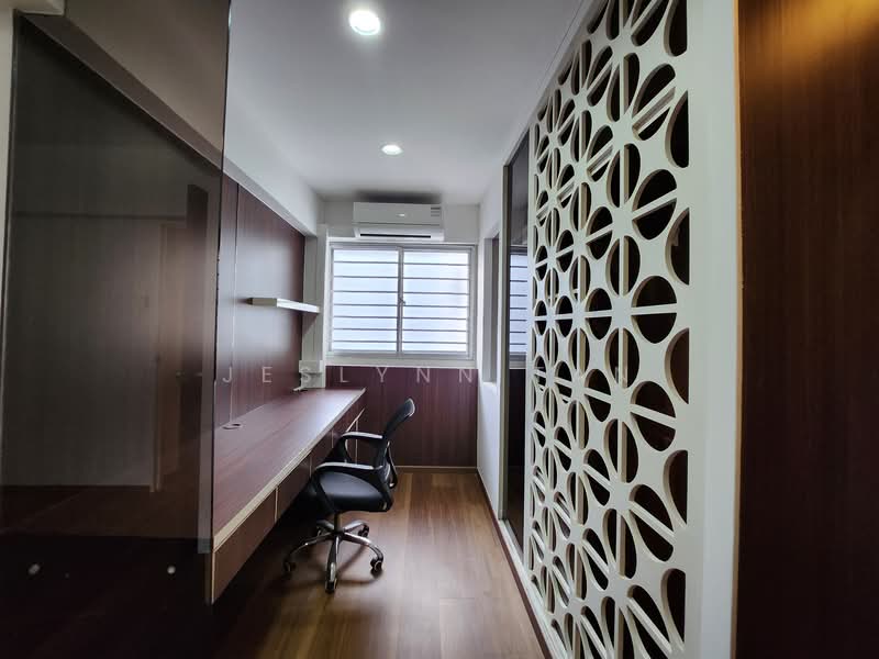 720 Bedok Reservoir Road HDB Flat For Sale at S$ 665,000 | PropertyGuru Singapore - Study