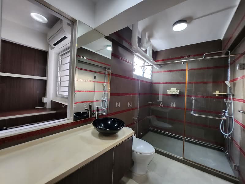 720 Bedok Reservoir Road HDB Flat For Sale at S$ 665,000 | PropertyGuru Singapore - Bathroom