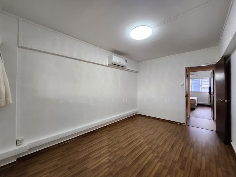 720 Bedok Reservoir Road HDB Flat For Sale at S$ 665,000 | PropertyGuru Singapore - Interior