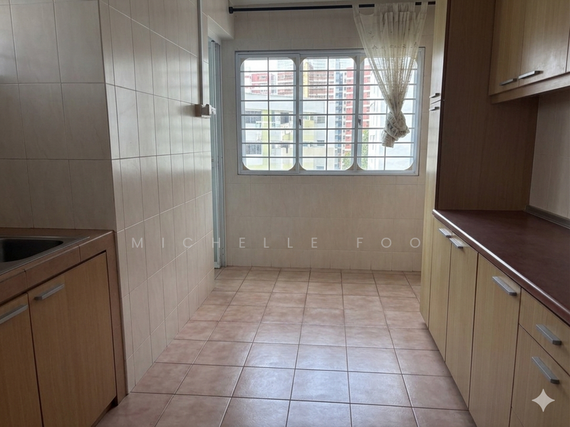 409 Hougang Avenue 10 HDB Flat For Sale at S$ 720,000 | PropertyGuru Singapore - Kitchen
