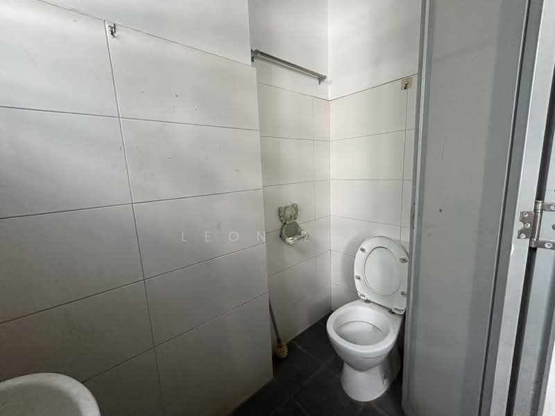Synergy @ KB, 25 Kaki Bukit Road 4, Eunos / Geylang / Paya Lebar, 1,216 sqft, Factory / Workshop (B2) For Sale, by Leon Lee, 500075241 - Bathroom - CommercialGuru.com.sg