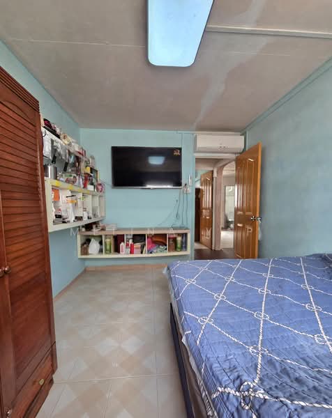136 Yishun Ring Road HDB Flat For Sale at S$ 525,000 | PropertyGuru Singapore - Bedroom