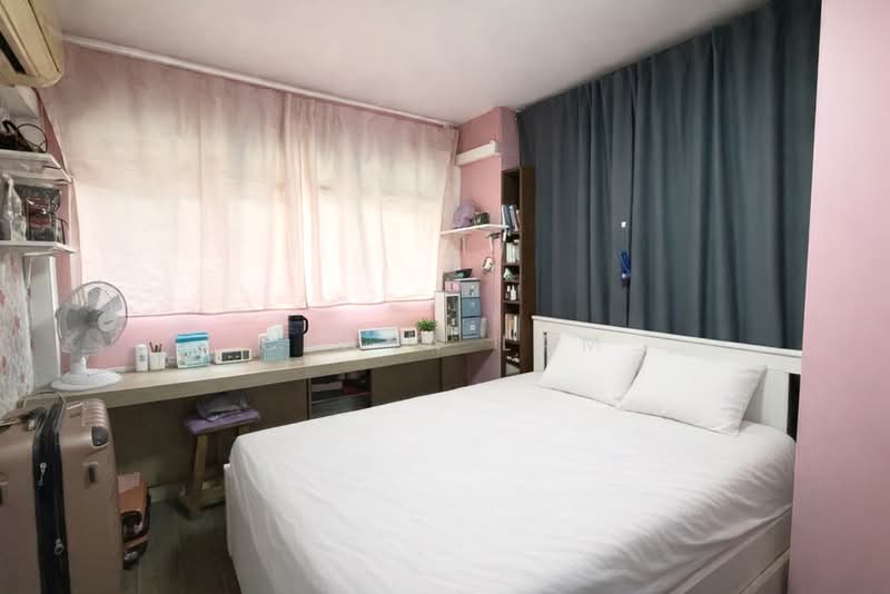 58 Geylang Bahru HDB Flat For Sale at S$ 980,000 | PropertyGuru Singapore - Common Bedroom
