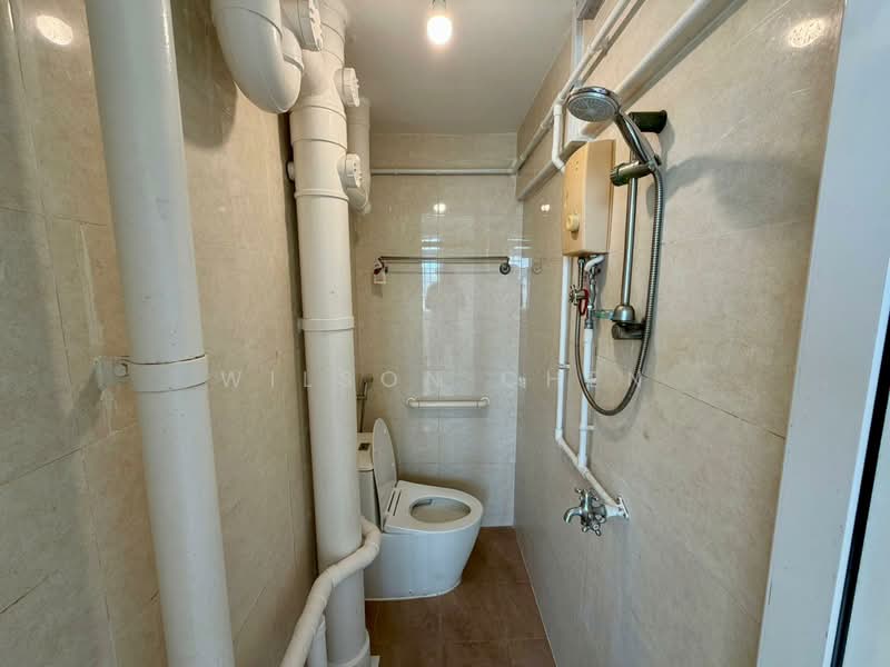 37 Circuit Road HDB Flat For Sale at S$ 320,000 | PropertyGuru Singapore - Bathroom