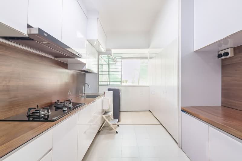 217C Compassvale Drive HDB Flat For Sale at S$ 888,000 | PropertyGuru Singapore - Kitchen