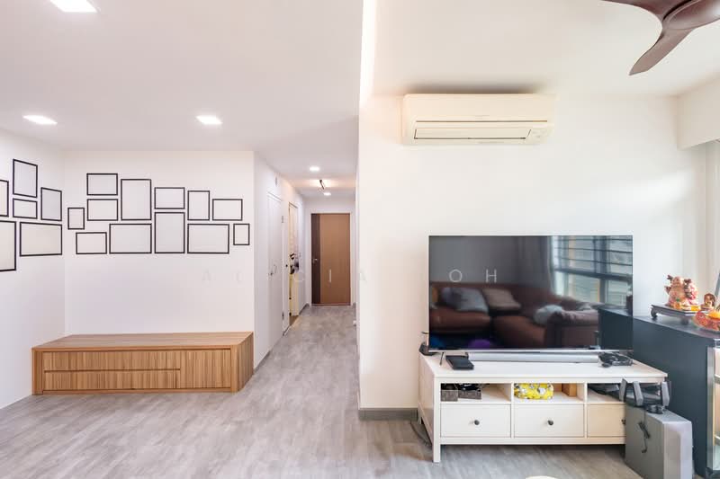 217C Compassvale Drive HDB Flat For Sale at S$ 888,000 | PropertyGuru Singapore - Living Room