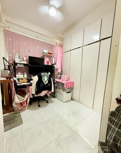 Master Bedroom Study & Closet Area