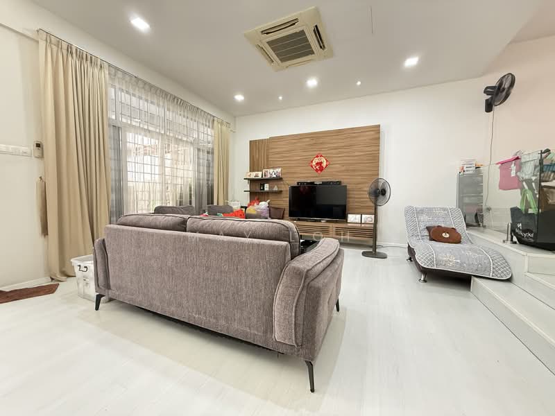 Loyang Villas Terraced House For Sale at S$ 2,700,000 | PropertyGuru Singapore - Living Room