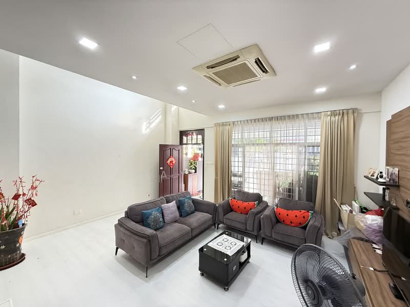 Loyang Villas Terraced House For Sale at S$ 2,700,000 | PropertyGuru Singapore - Living Room