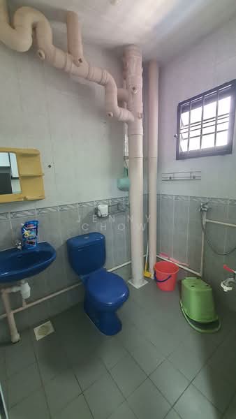 187B Rivervale Drive HDB Flat For Sale at S$ 668,000 | PropertyGuru Singapore - Bathroom