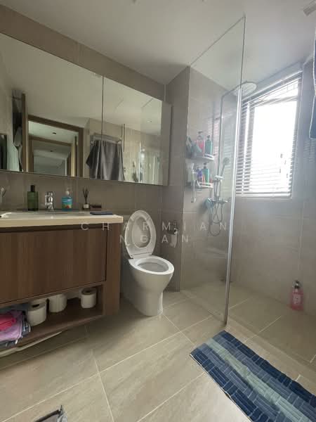 Kingsford Waterbay Condominium For Sale at S$ 1,680,000 | PropertyGuru Singapore - Bathroom