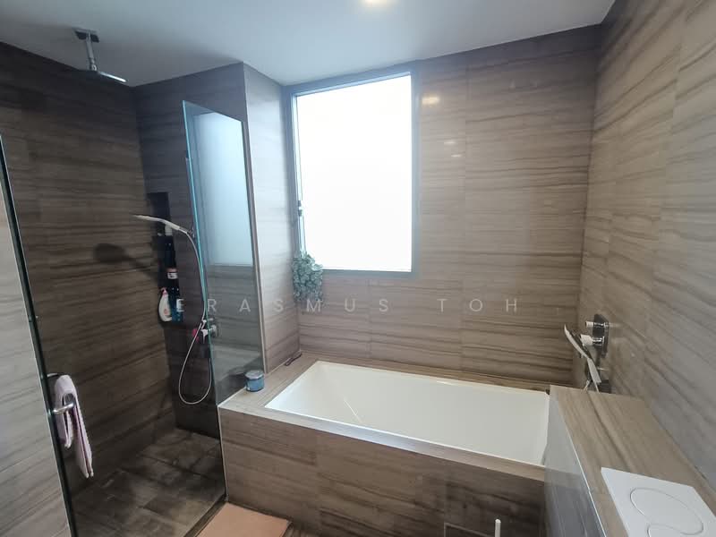 Mon Jervois Condominium For Sale at S$ 3,350,000 | PropertyGuru Singapore - Bathroom