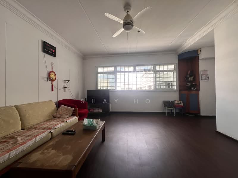 729 Woodlands Circle HDB Flat For Sale at S$ 570,000 | PropertyGuru Singapore - Living Room