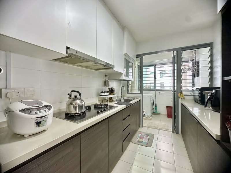 476C Upper Serangoon View HDB Flat For Sale at S$ 800,000 | PropertyGuru Singapore - Kitchen