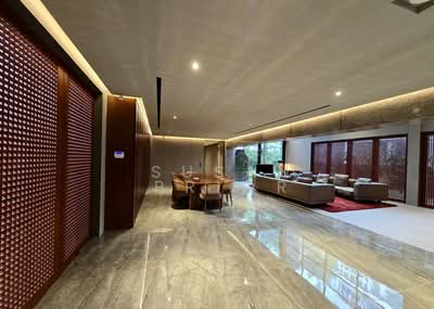 For Sale - Master Class Bungalow 6 Cars/ Lift /6++ Bed/ Pool