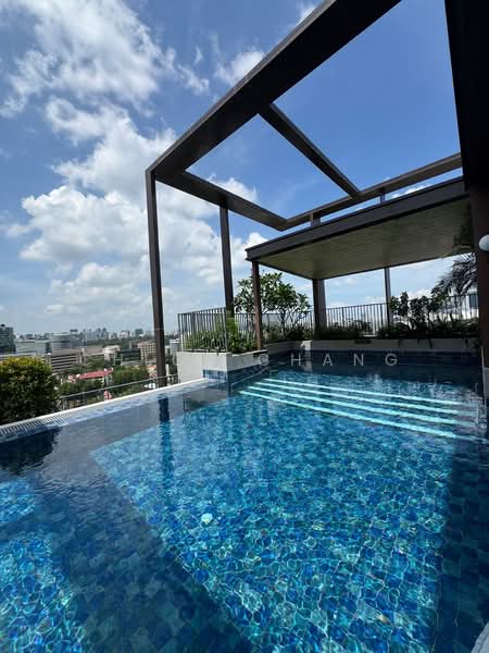 Hill House Condominium For Sale at S$ 2,200,000 | PropertyGuru Singapore - Exterior