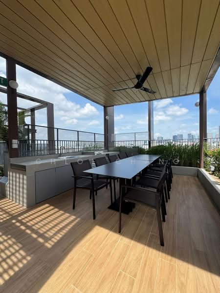 Hill House Condominium For Sale at S$ 2,200,000 | PropertyGuru Singapore - Exterior