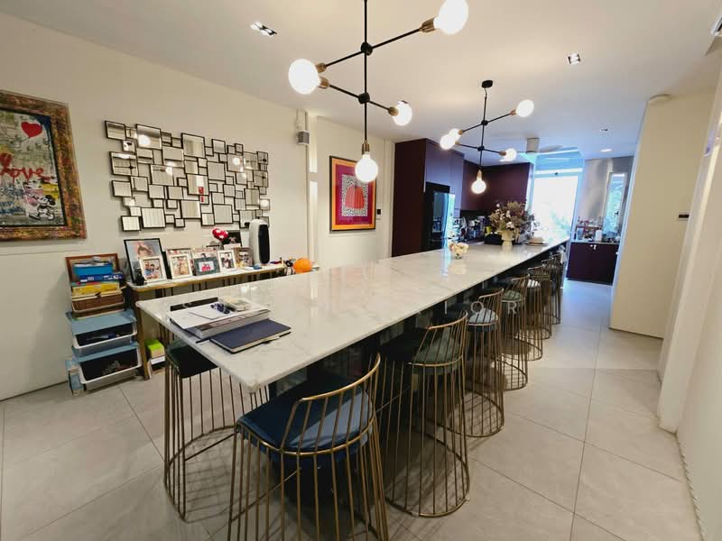 Orchard Shophome With 2 Carparks! Conservation House For Sale at S$ 6,350,000 | PropertyGuru Singapore - Kitchen