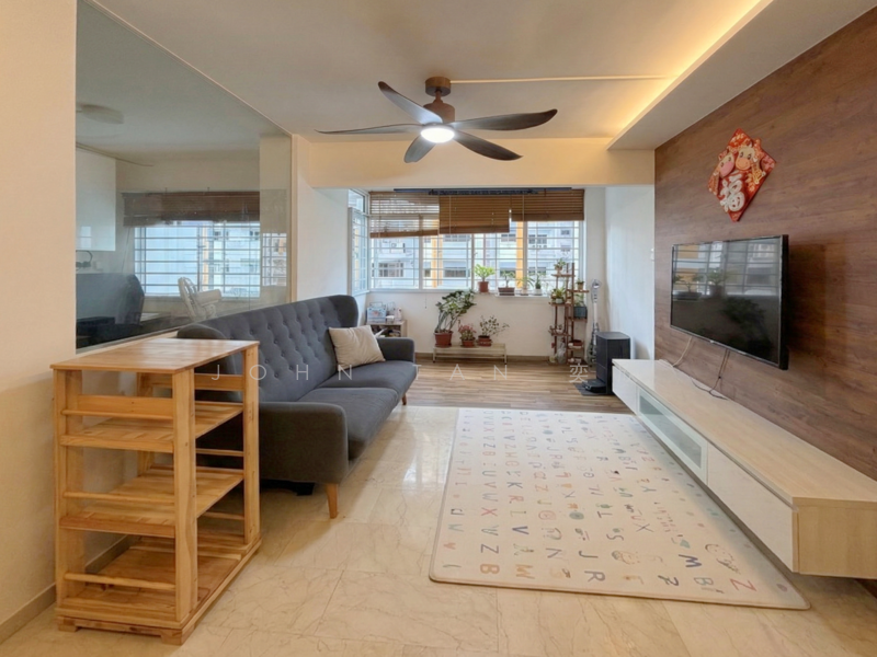 288D Jurong East Street 21 HDB Flat For Sale at S$ 888,000 | PropertyGuru Singapore - Living Room