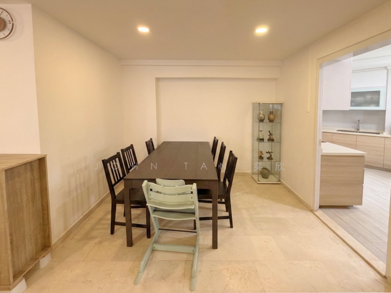 288D Jurong East Street 21 HDB Flat For Sale at S$ 888,000 | PropertyGuru Singapore - Dining Room