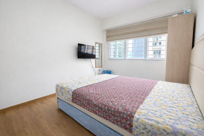443C Bukit Batok West Avenue 8 HDB Flat For Sale at S$ 828,000 | PropertyGuru Singapore - Bedroom
