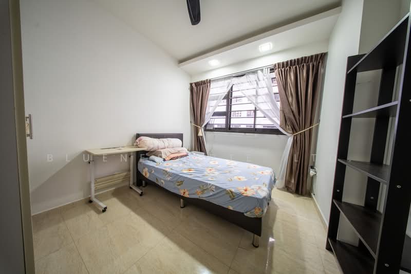 260C Punggol Way HDB Flat For Sale at S$ 698,000 | PropertyGuru Singapore - Bedroom