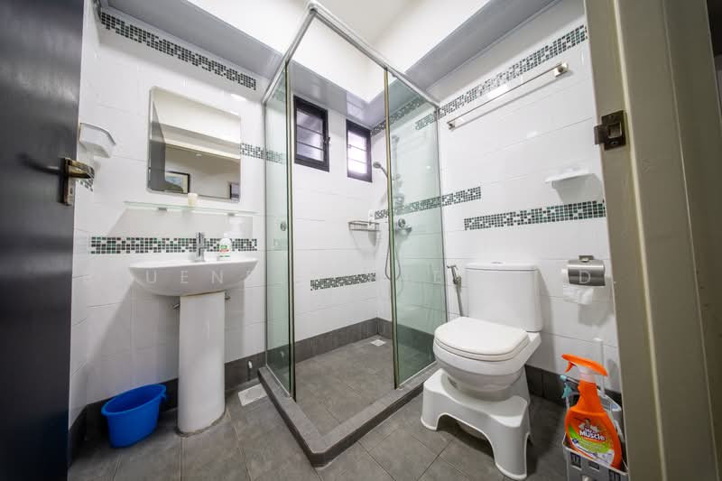 260C Punggol Way HDB Flat For Sale at S$ 698,000 | PropertyGuru Singapore - Bathroom